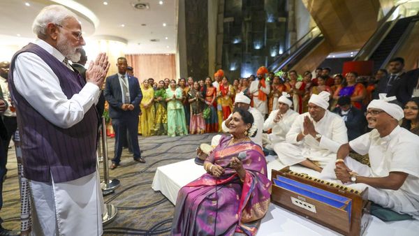 जोहान्सबर्ग में Ganga Maiya गीत से PM मोदी का स्वागत, इस समाज के संघर्ष को याद कर भावुक हुए प्रधानमंत्री,VIDEO