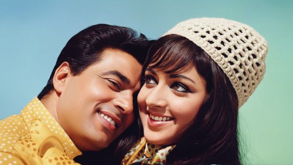 Dharmendra News:  धर्मेंद्र-हेमा मालिनी की 10 मशहूर फिल्में, जिसमें पर्दे पर टूटकर किया रोमांस 