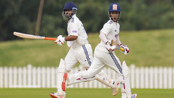 IND vs SA: ऋषभ पंत को फिर लगी चोट, बीच मैच में ही छोड़ा मैदान, बढ़ी भारतीय टीम की मुश्किलें