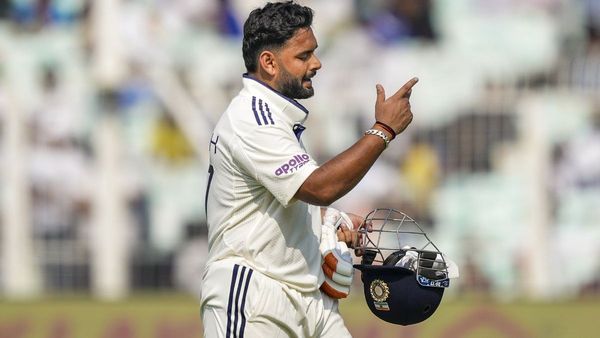 Video: 'मजाक बना रखा है', लाइव मैच में कुलदीप यादव पर क्यों बुरी तरह भड़के ऋषभ पंत?