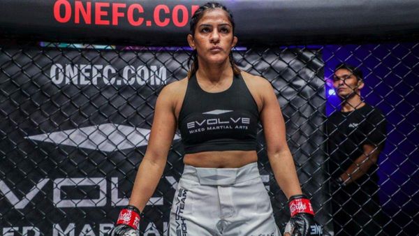 MMA फाइटर ऋतु फोगाट 16 नवंबर की फाइट से बाहर, सोशल मीडिया पर दी जानकारी
