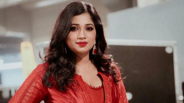 Shreya Ghoshal के ओडिशा कॉन्सर्ट में मची भगदड़ कई लोग हुए बेहोश