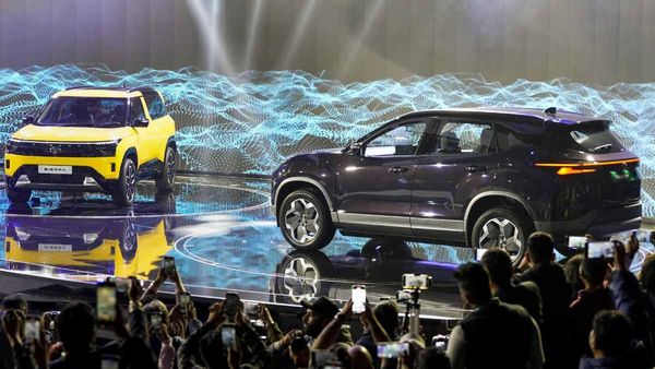 Tata Sierra की धमाकेदार वापसी! स्टाइल, पावर और फीचर्स देखकर हो जाएंगे फैन!