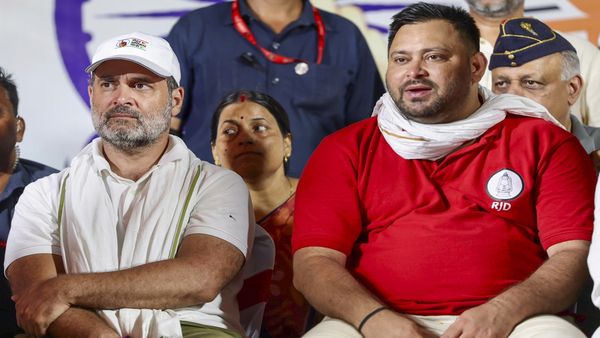 Tejashwi Yadav पर कांग्रेस विधायकों ने हार का ठीकरा फोड़ा, राहुल गांधी को गठबंधन की वजह से हुए नुकसान गिनाए