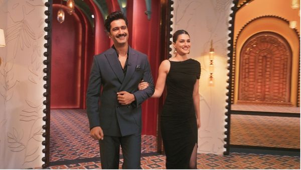 ‘टू मच विद काजोल एंड ट्विंकल’ के नए एपिसोड में नजर आएंगे कृति सेनन और विक्की कौशल, मिलेगा हंसी का तूफान