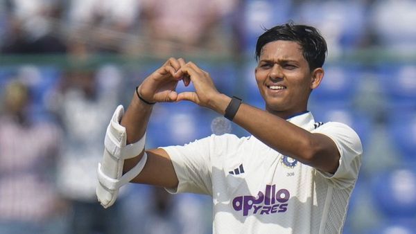 यशस्वी जायसवाल ने 156 रन ठोक किया धमाका, 45 सालों में नंबर वन, हासिल की बड़ी उपलब्धि