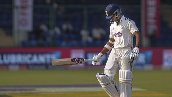 Yashasvi Jaiswal ने बनाया करियर का सबसे खराब रिकॉर्ड! फ्लॉप शो के बाद अनचाही लिस्ट में जुड़ा नाम