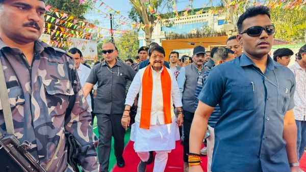 MP News: राज्यों की बिगड़ी आर्थिक हालत पर कैलाश विजयवर्गीय की चिंता, बोले– चुनावी वादों ने बढ़ाया दबाव