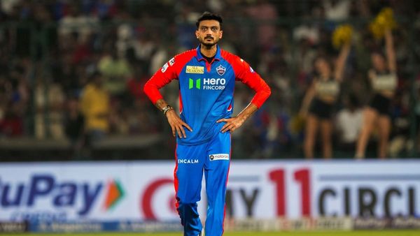 दिल्ली कैपिटल्स ने अक्षर पटेल को कप्तानी से हटाया, कौन बनेगा टीम का नया कप्तान? धांसू खिलाड़ी रेस में सबसे आगे