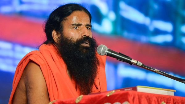 Baba Ramdev: 'ये अमीरों का चोचला', जानलेवा AQI स्तर पर बाबा रामदेव का विवादित बयान, क्या बोल गए योग गुरु?