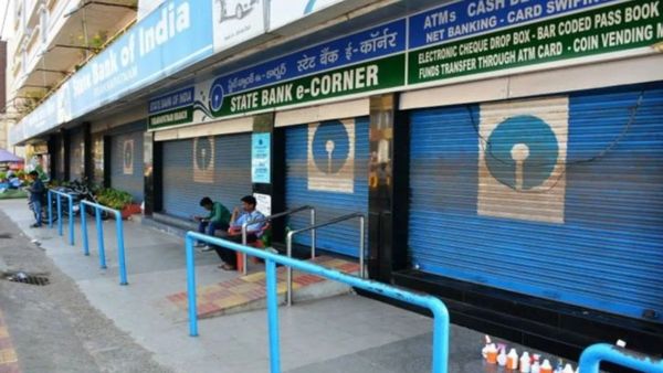 Bank Holiday December 30-31: साल 2025 के आखिरी दो दिन बैंक बंद या खुले? अपने राज्य का हाल जानें?