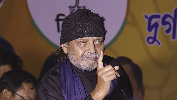 Bengal Election 2026: ममता बनर्जी के खिलाफ उतरे एक्टर मिथुन चक्रवती, हिंदुओं से की TMC को हराने की अपील