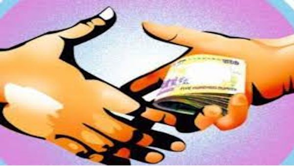 UK NEWS विजिलेंस की बड़ी कार्रवाई, खंड शिक्षा अधिकारी को 20 हजार रुपये की रिश्वत लेते दबोचा, मचा हड़कंप