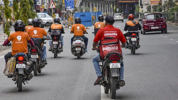 Swiggy Zomato: स्विगी-जोमैटो के डिलीवरी पार्टनर्स की हड़ताल से हड़कंप, कंपनियों ने वर्कर्स का बढ़ाया इंसेंटिव