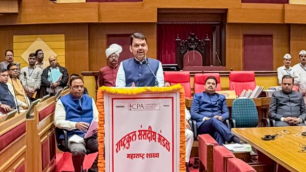 'वरना आपको घर बैठना पड़ेगा', महाराष्‍ट्र सीएम देवेंद्र फडणवीस ने क्‍यों भरे सदन में लगाई विधायक की फटकार?