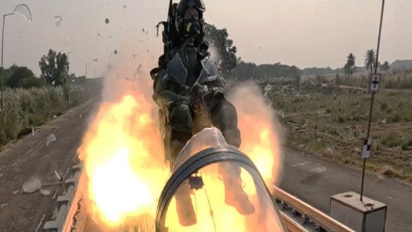 DRDO ने हाई-स्पीड रॉकेट स्लेड का किया परीक्षण, पायलट की जान बचाने वाला ट्रायल हुआ सफल, देखें VIDEO