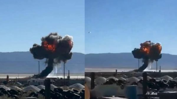 US Thunderbirds F16: करोड़ों की कीमत का फाइटर जेट क्रैश, पायलट ने लास्ट मूवमेंट पर इस तरह बचाई जान