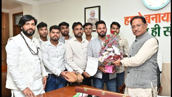 Chhattisgarh News: मुख्यमंत्री विष्णु देव साय से पोस्ट मैट्रिक अनुसूचित जाति छात्रावास प्रतिनिधि मंडल ने की सौजन्य भेंट