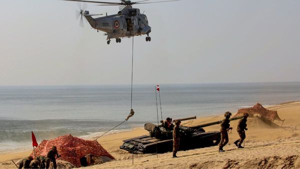 पाकिस्तान की कनपटी पर सबसे बड़ा 'ऑपरेशन'! राफेल-सुखोई की गरज से कराची में खलबली