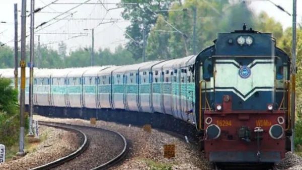 Indian Railway Change Rules: अब नहीं छूटेगी ट्रेन-वेटिंग टिकट की टेंशन भी खत्म, जानें रेलवे का नया नियम क्या?