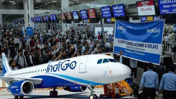 IndiGo Crisis: फ्लाइट संकट के बीच PM मोदी ने दे दी वॉर्निंग, कहा- जनता परेशान न हो, सिस्टम तुरंत दुरुस्त करें