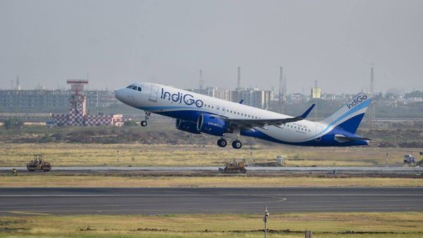 IndiGo Crisis LIVE: इंडिगो की 650 उड़ानें रद्द, 10 दिसंबर तक हालात होंगे सामान्य, कितने बजे तक मिलेगा रिफंड?