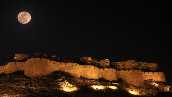 Jaisalmer Golden Fort: नए साल में घूमने के लिए गोल्डन फोर्ट है सस्ता विकल्प, किले में छुपे हैं कई राज़!