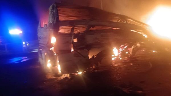 Karnataka Road Accident: बस और लॉरी की टक्कर में जिंदा जल गए 9 यात्री, PMO ने की मुआवजे की घोषणा