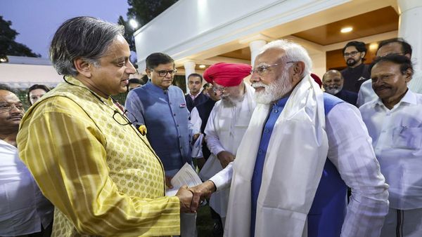 Kerala Local Body Election Result: शशि थरूर के क्षेत्र में बीजेपी की बढ़त देगी कांग्रेस को बड़ी टेंशन!