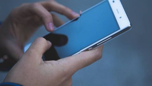 क्‍या है Sanchar Saathi ऐप? जिसे हर नए स्‍मार्ट फोन में प्री-इंस्‍टाल करने का सरकार ने दिया आदेश, जानें फायदा