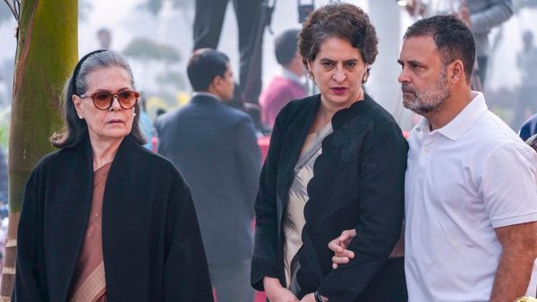 National Herald Case Latest News: मनी लॉन्ड्रिंग केस में सोनिया-राहुल गांधी को बड़ी राहत, कोर्ट ने क्या कहा?