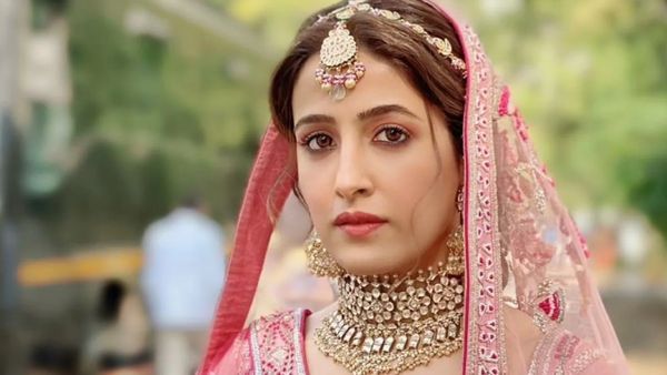 कृति सेनन के घर में बजेगी शहनाई, छोटी बहन नुपुर सेनन इस सिंगर के साथ करेगी शादी