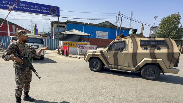 Pahalgam Attack: पहलगाम नरसंहार के 5 दहशतगर्द कौन है? 26 लोगों को धर्म पूछकर मारा-NIA की चार्जशीट तैयार