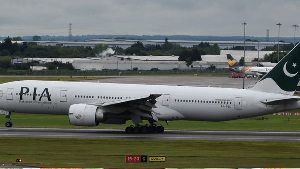 Pakistan PIA Sale: पाक की खस्ता हालत! बिकाऊ PIA के लिए नहीं मिला कोई खरीदार, बोली से पीछे हटीं कंपनियां