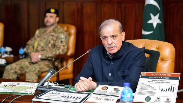 नीलाम हो रहा है Pakistan! 135 अरब में बिकी एयरलाइन, अब इन 3 राष्ट्रीय संपत्ति को बेचने जा रही है शहबाज सरकार