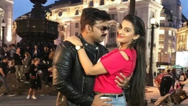  Pawan Singh: 'क्या अक्षरा सिंह के लिए मां को मना रहे हैं', पवन सिंह की वायरल तस्वीर पर क्यों उठे सवाल? 