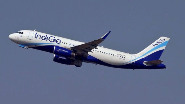 कुवैत से हैदराबाद आ रही IndiGO की फ्लाइट में हड़कंप, 'ह्यूमन बम' की धमकी के बाद मुंबई में इमरजेंसी लैंडिंग