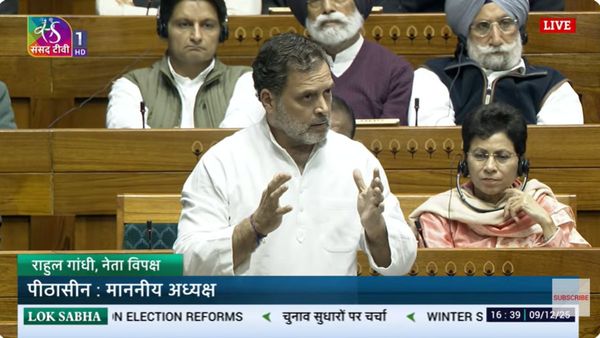 Rahul Gandhi Lok Sabha: अमित शाह के सामने राहुल गांधी ने अचानक क्या कह दिया? संसद में मच गया बवाल
