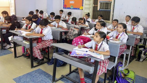 Rajasthan School News: राजस्थान सरकार का बड़ा तोहफा, स्टूडेंट्स फ्री में कर सकेंगे NEET-JEE की तैयारी