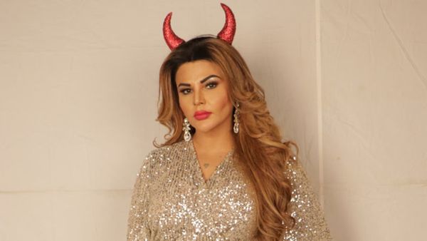 Rakhi Sawant पहले हिंदू फिर ईसाई, मुस्लिम बन निकाह और वापस हो गईं हिंदू, कितनी बार ड्रामा क्वीन ने बदला धर्म?