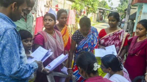 SIR in UP: गलत जानकारी देने पर यूपी में दर्ज हुआ पहला केस, जानिए कौन हैं ये महिला और इसने क्‍या गलती की?