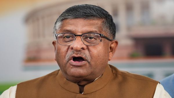Winter Session: चुनाव सुधार चर्चा में Ravi Shankar Prasad ने कांग्रेस को घेरा, 'हारने पर हंगामा करते हैं'
