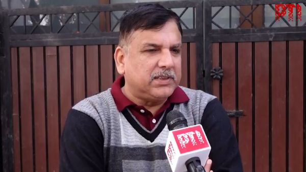 'दिल्ली गैस चैंबर में तब्दील हो चुकी है', संजय सिंह का आरोप- मोदी सरकार गंभीर मुद्दों पर नहीं कर रही चर्चा