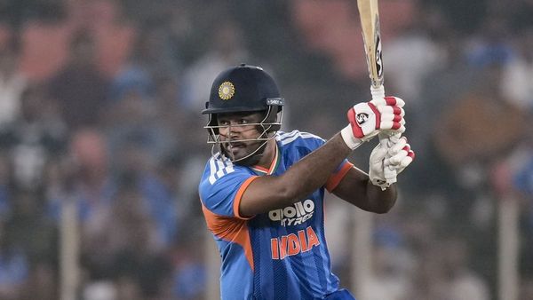 Sanju Samson Net Worth: धोनी-रोहित से आलीशान है संजू सैमसन की रॉयल लाइफ, नेटवर्थ जान घूम जाएगा दिमाग