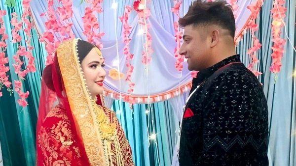 कौन हैं सरफराज खान की खूबसूरत पत्नी रोमाना जहूर? बॉलीवुड फिल्म की तरह हिट है इनकी लव स्टोरी