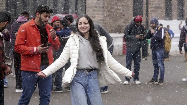 Shimla Weather Forecast: न्यू ईयर सेलिब्रेशन से पहले अलर्ट! शिमला में बर्फबारी और बारिश पर आया IMD का अपडेट