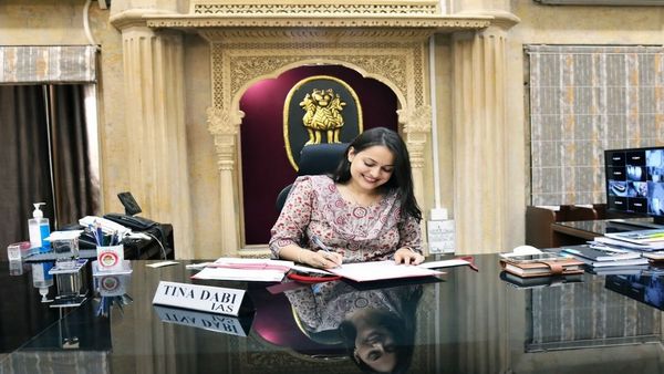 Rajasthan News: नए विवाद में फंसी IAS Tina Dabi, 2 करोड़ रुपये से जुड़े मामले में दी सफाई