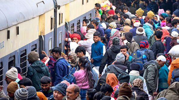 Train Cancelled: जमुई रेल हादसे का असर! हावड़ा-पटना रूट पर 11 ट्रेनें कैंसिल,14 डायवर्ट, देखें पूरी लिस्ट