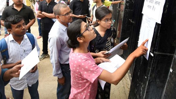 UPMSP 2026 सेंटर लिस्ट पर सबसे बड़ा अपडेट, 5 मिनट में ऐसे करें Class 10 और 12 का PDF डाउनलोड