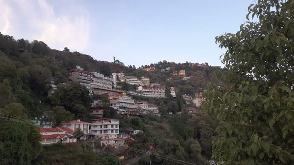 Uttarakhand Weather क्रिसमस और नए साल के जश्न पर कैसा रहेगा मौसम, बारिश और बर्फबारी कब और कहां-कहां